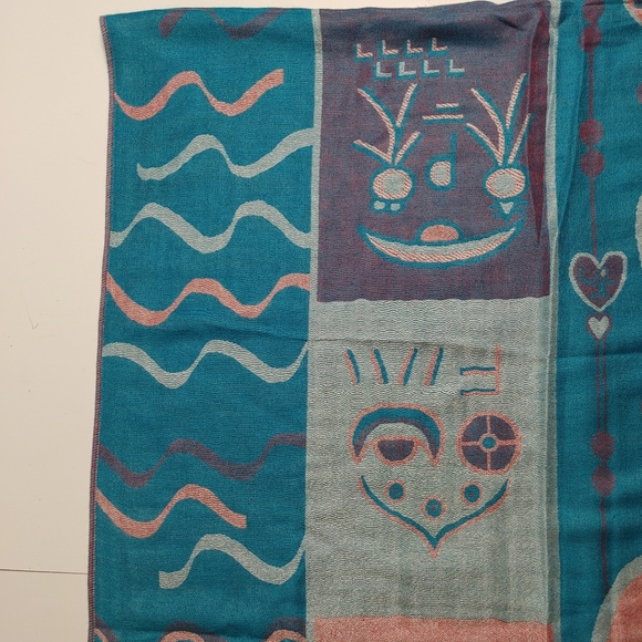 Unique 70" large scarf with tassles - Picture 5 of 8